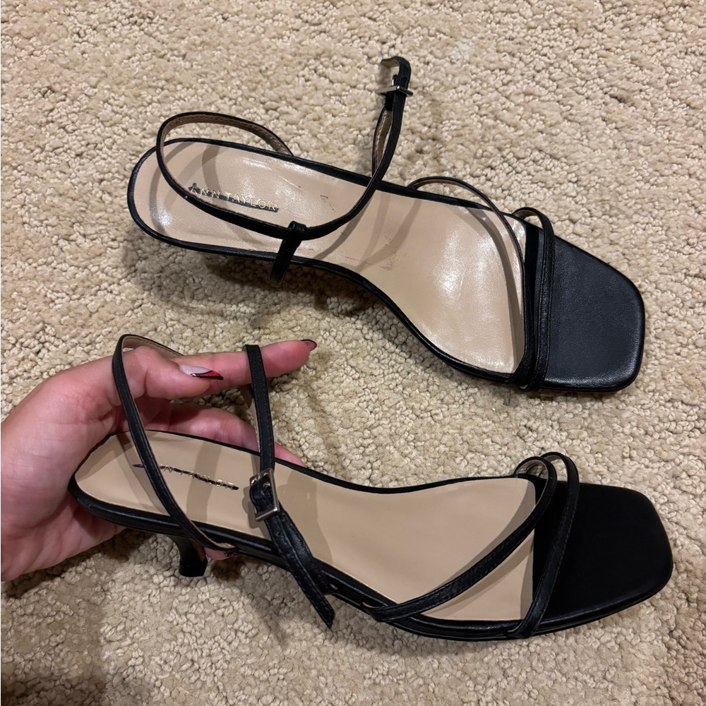 Ann Taylor black kitten heel